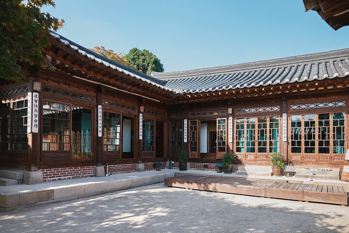 Seoul: Bukchon Hanok Village Walking Tour - Photo 1 of 15